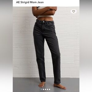 American Eagle Strigid Mom Jean, Black, Size 6